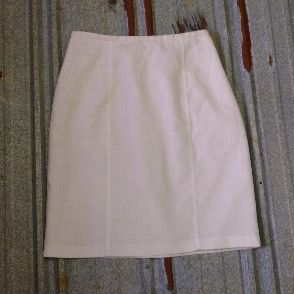 VINTAGE White Linen High Waisted Pleated Pencil Skirt - Picture 3 of 14